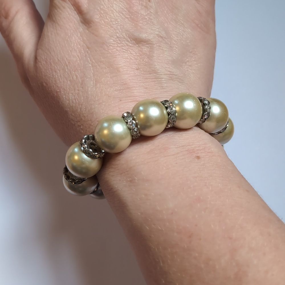 430 Chunky Faux Pearl and‎ Pave Beaded Bracelet